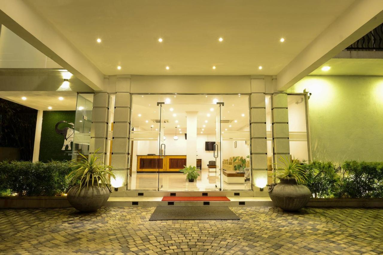 Hotel Ganthera Kandy Exterior photo