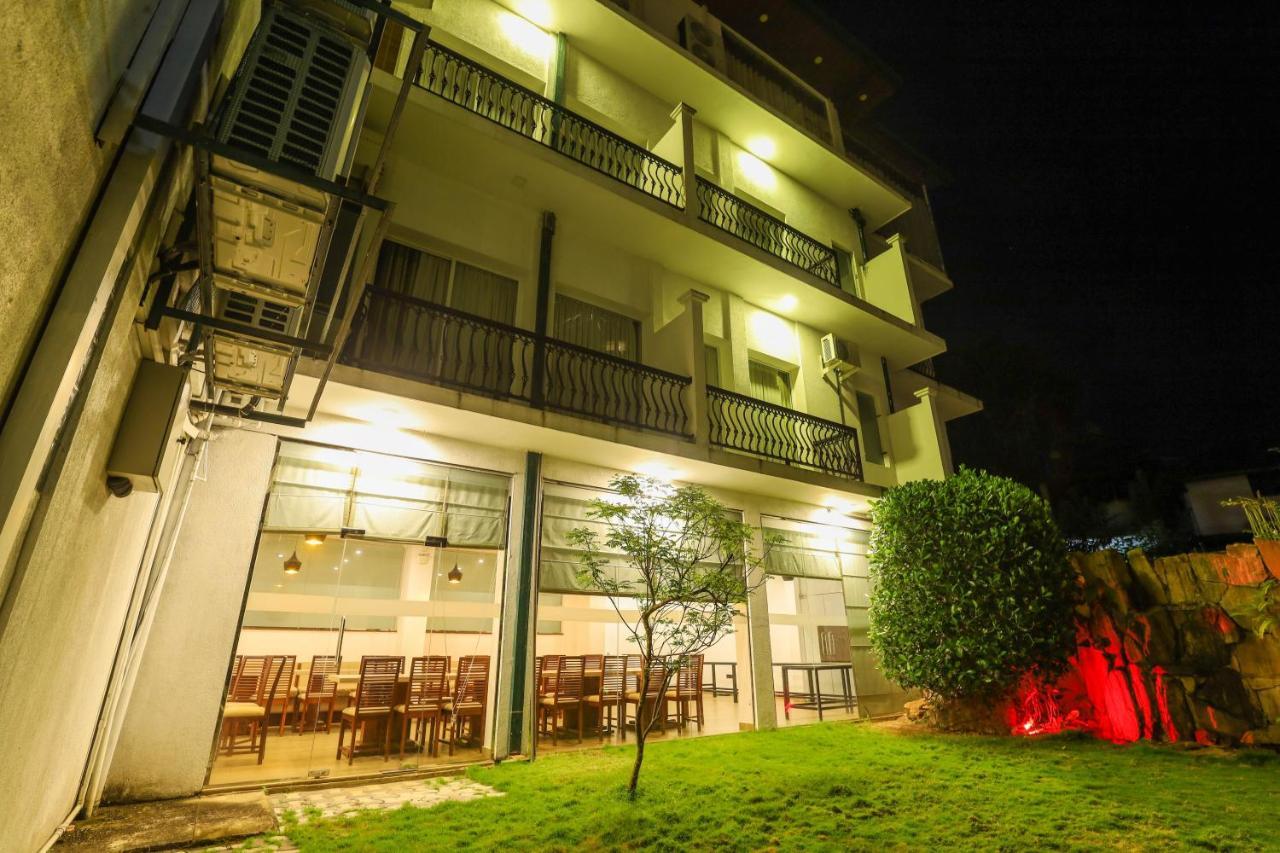 Hotel Ganthera Kandy Exterior photo