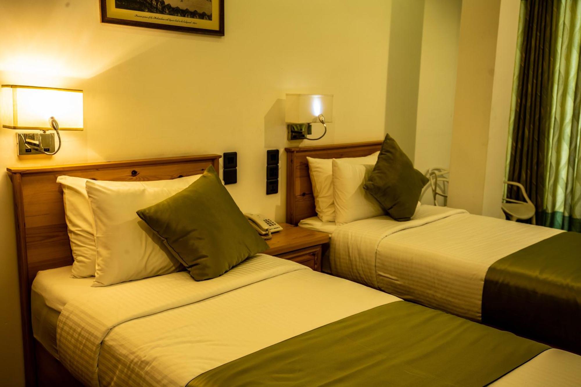 Hotel Ganthera Kandy Exterior photo